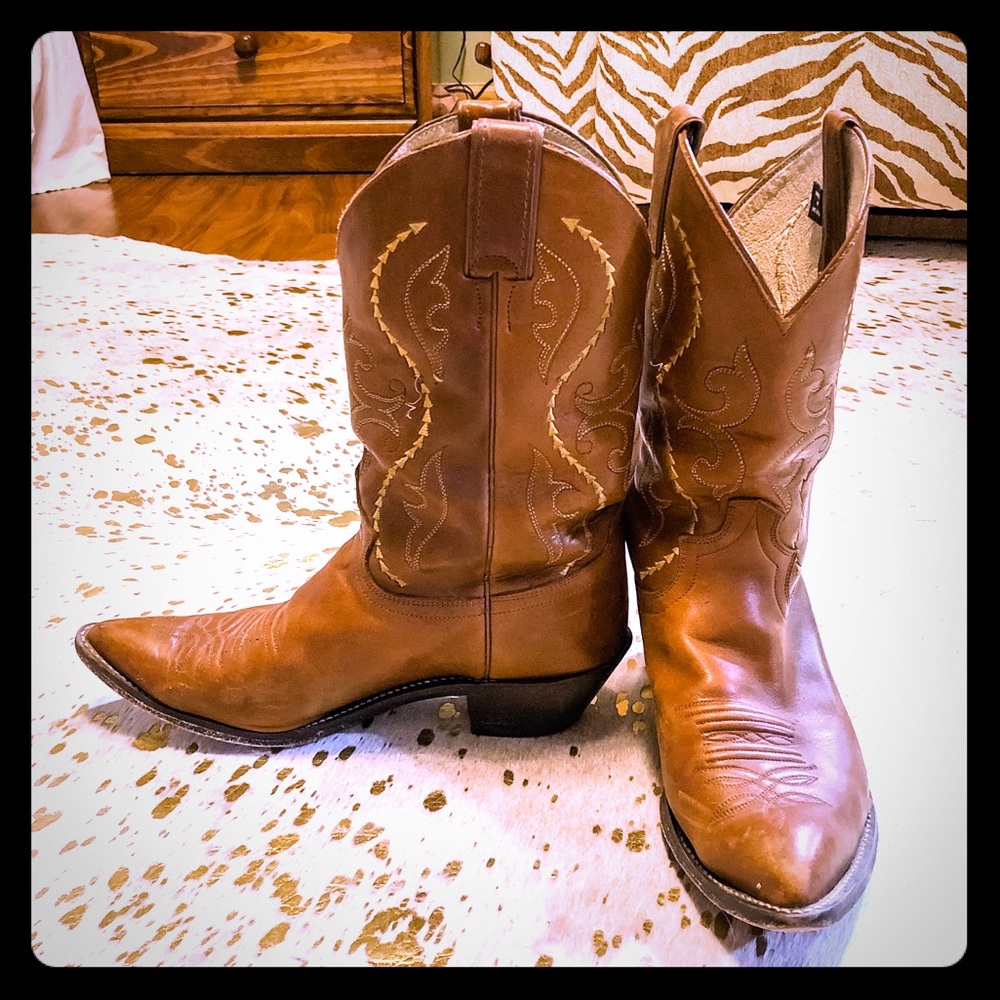 Justin Women's Golden Saltillo Boots L4954; 9 C